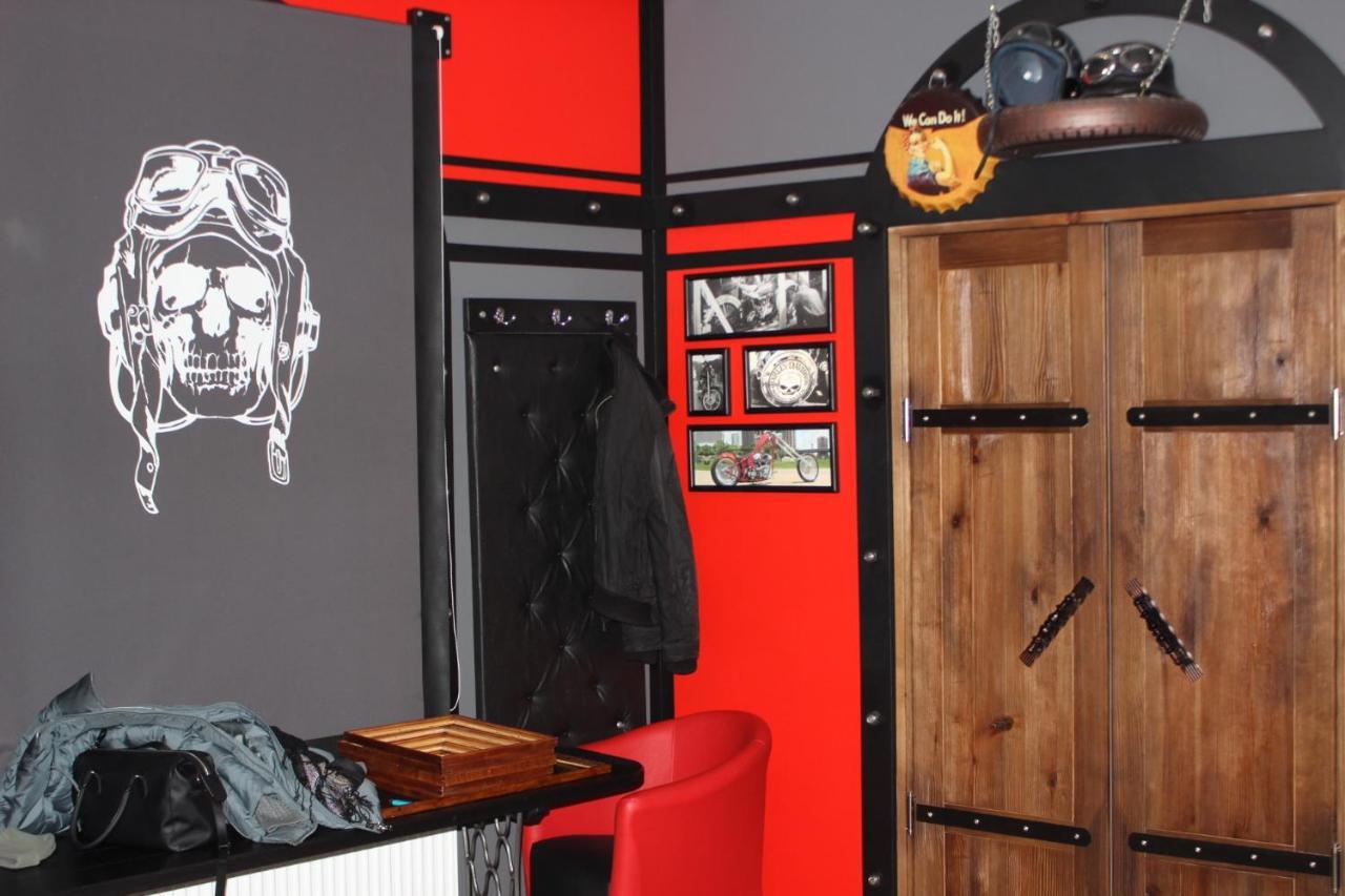 Biker's Pub Hotel Oleksandriia Bagian luar foto