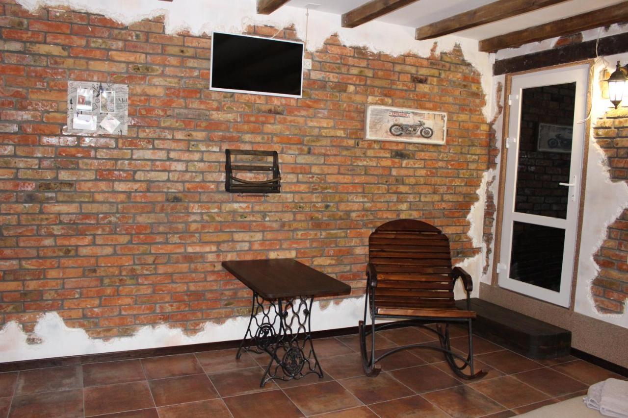 Biker's Pub Hotel Oleksandriia Bagian luar foto